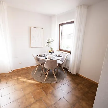 Gemuetliches Ferienloft Ueber Mehrere Etagen In Zentraler Lage Appartement Würselen