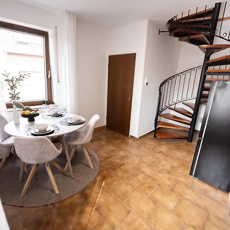 Gemuetliches Ferienloft Ueber Mehrere Etagen In Zentraler Lage Apartament Würselen